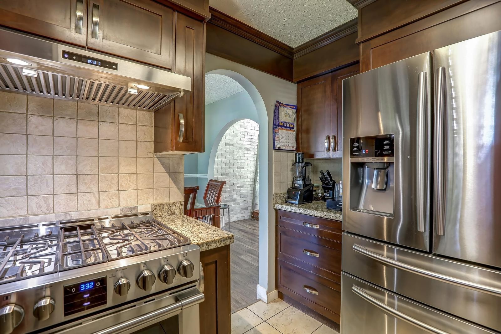 Listing Image 19