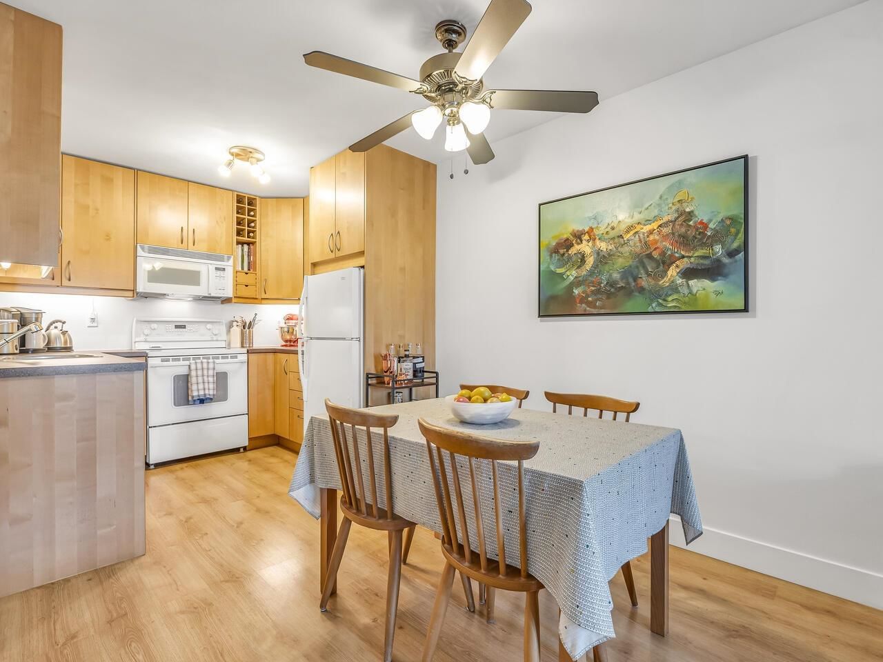 Listing Image 5