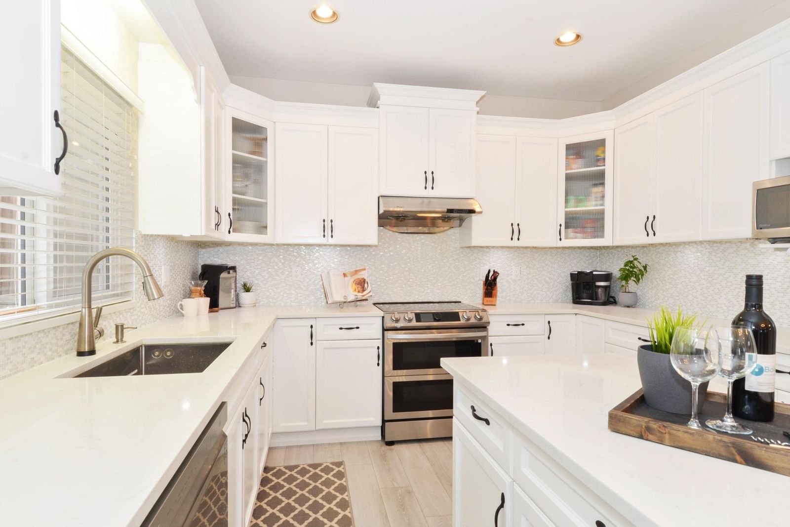 Listing Image 11