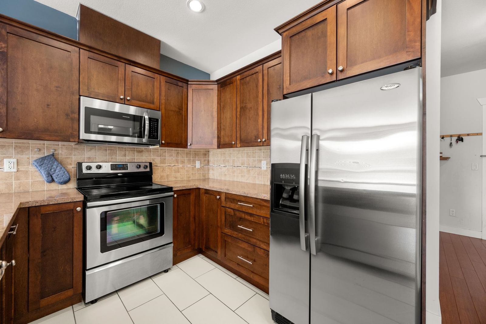 Listing Image 8