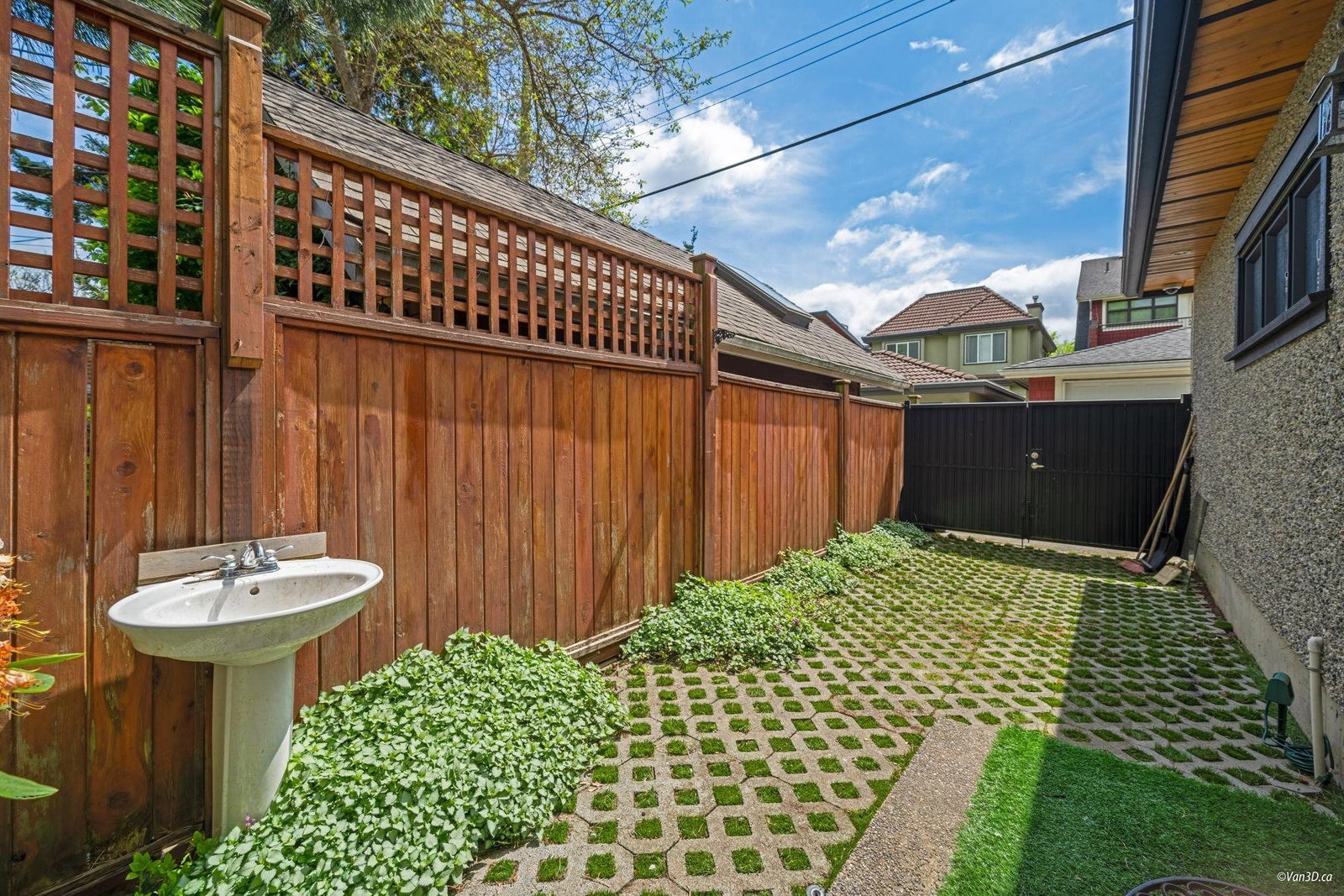 Listing Image 8