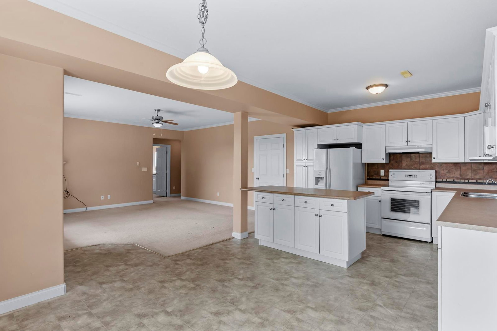 Listing Image 12