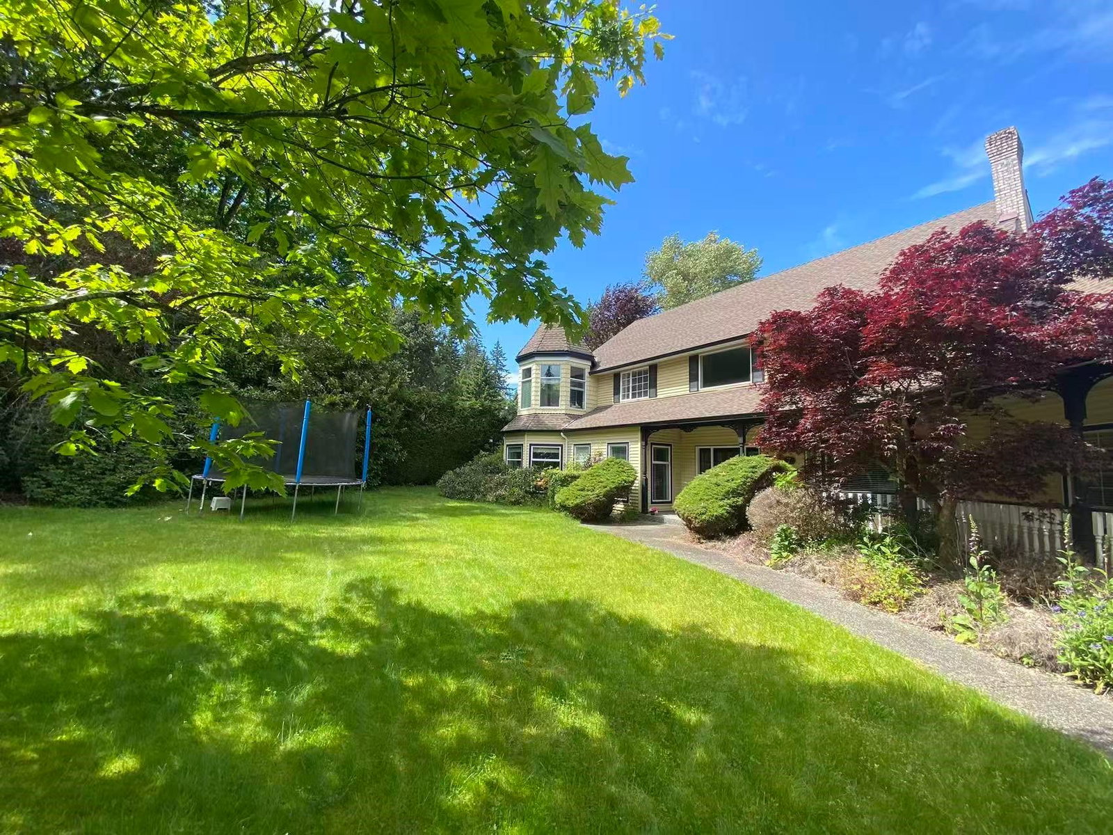 Listing Image 4