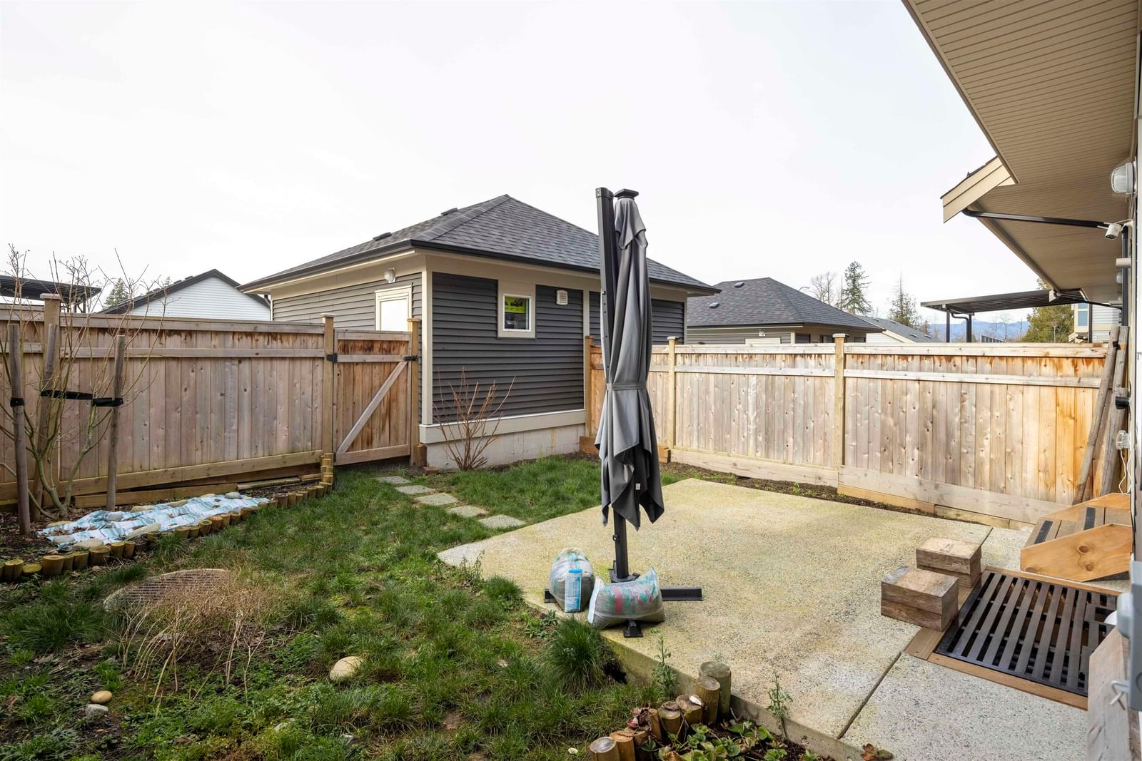 Listing Image 6