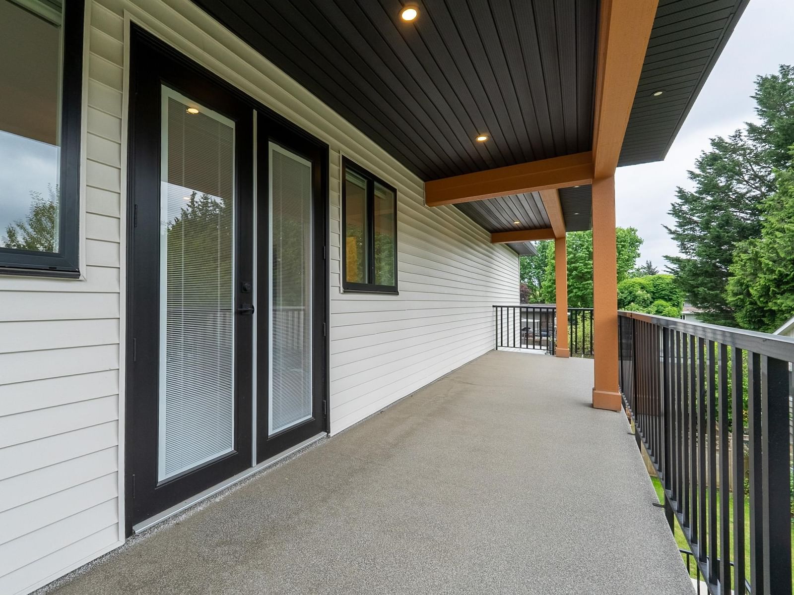 Listing Image 17