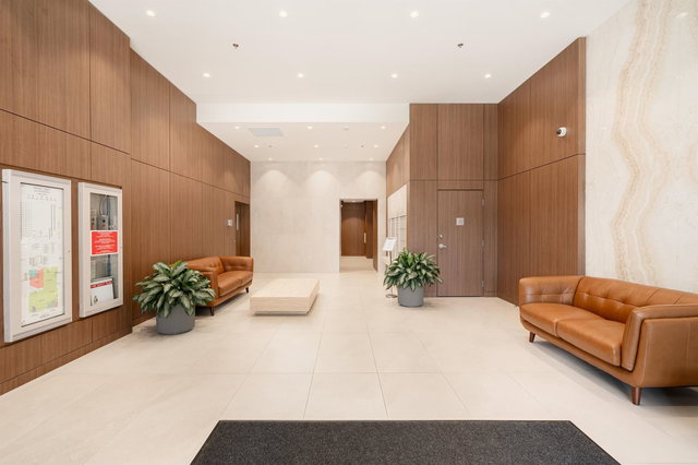 711 - 6655 Buswell Street