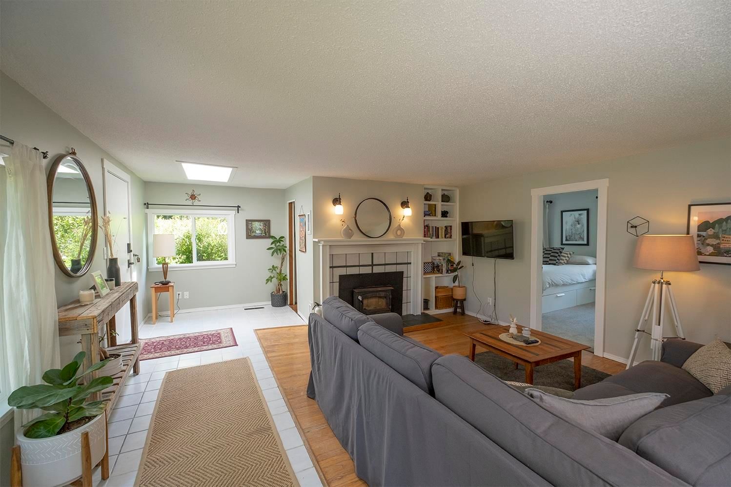 Listing Image 8