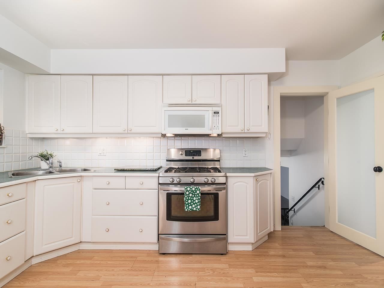 Listing Image 9