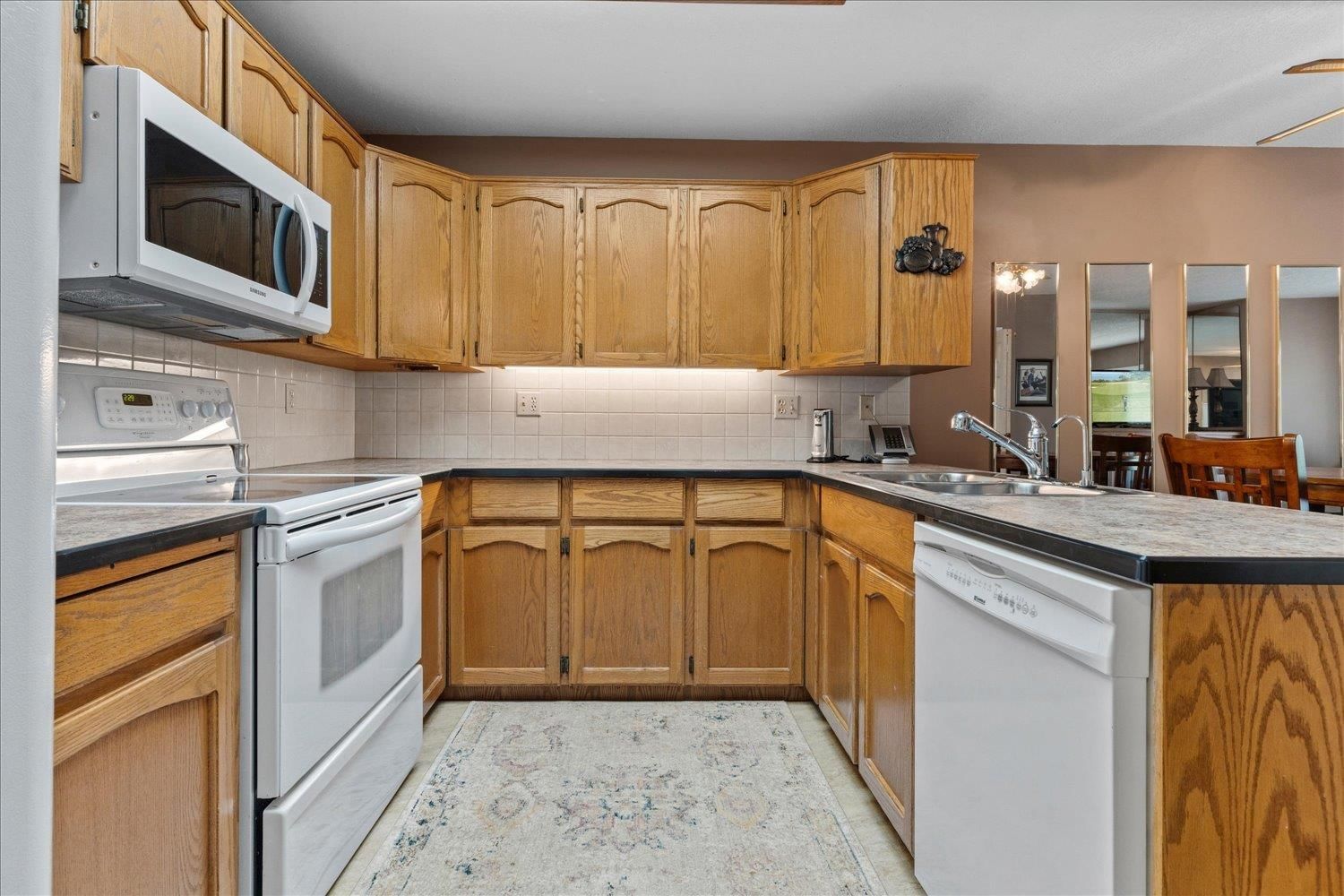 Listing Image 15