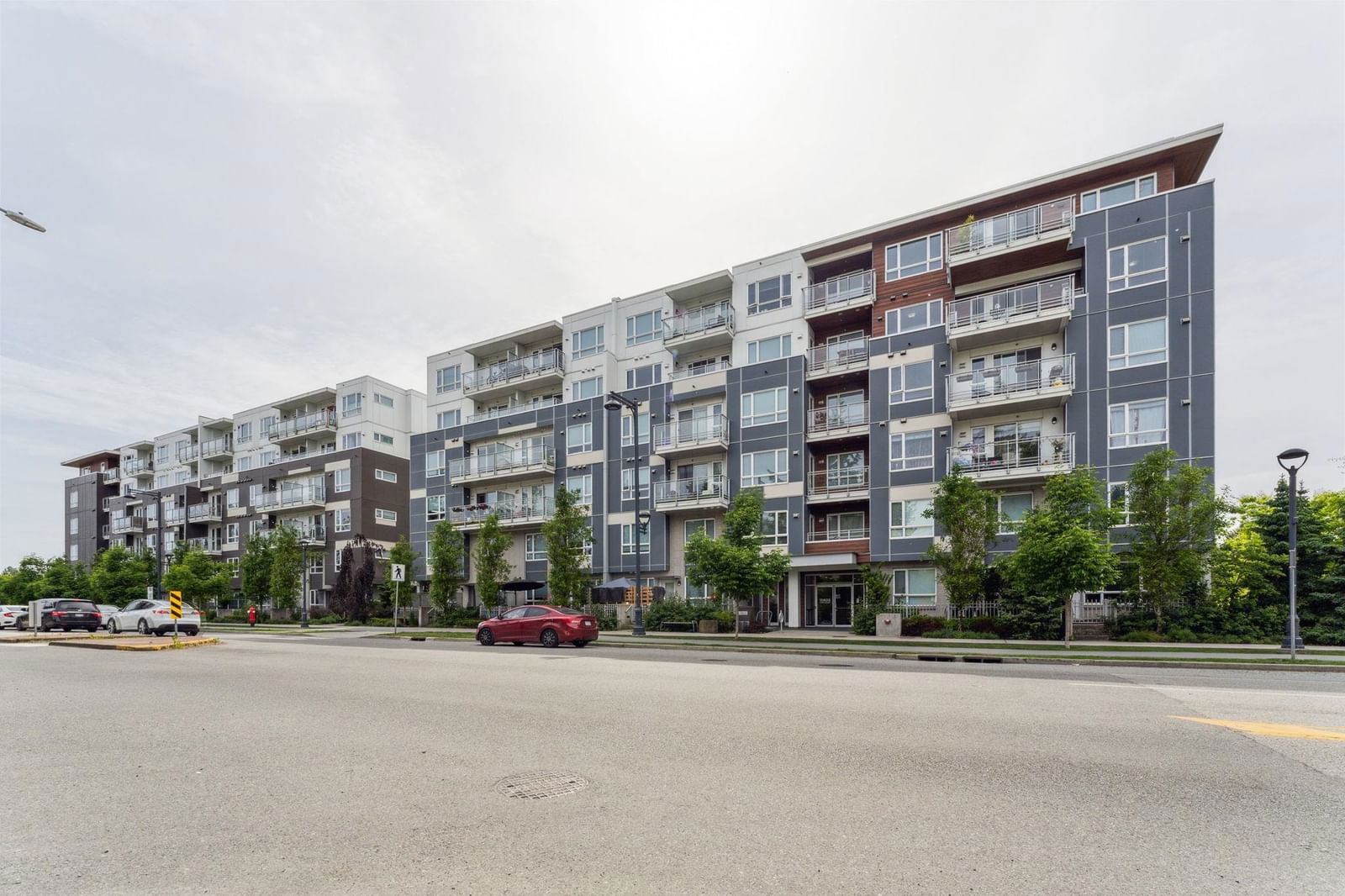 Listing Image 0