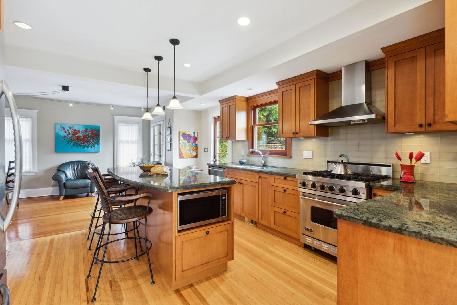 Listing Image 9