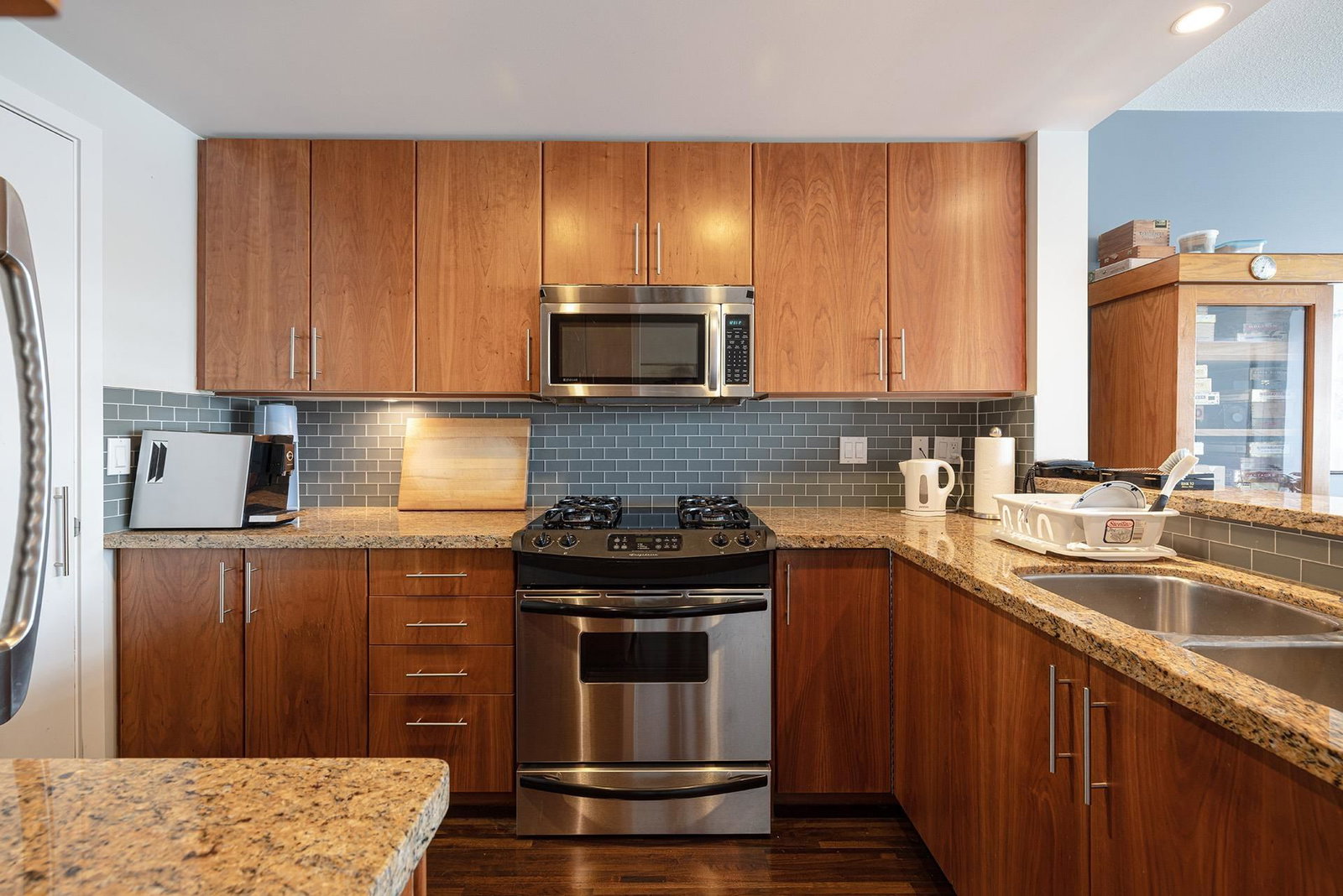 Listing Image 9