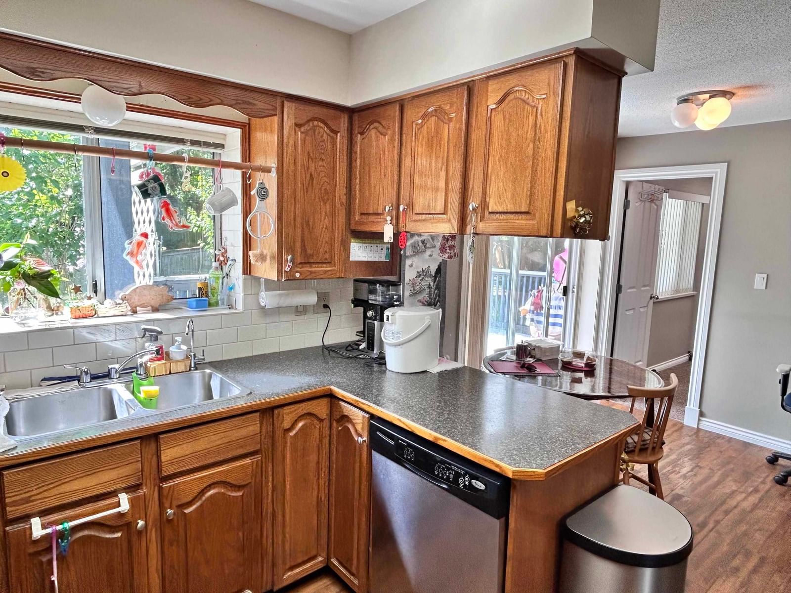 Listing Image 10