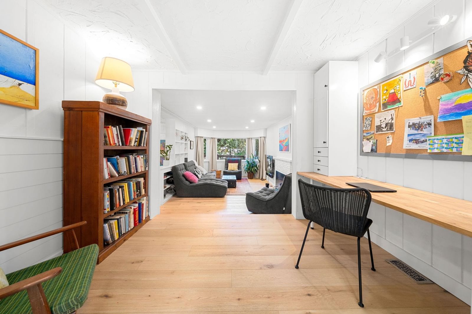 Listing Image 12