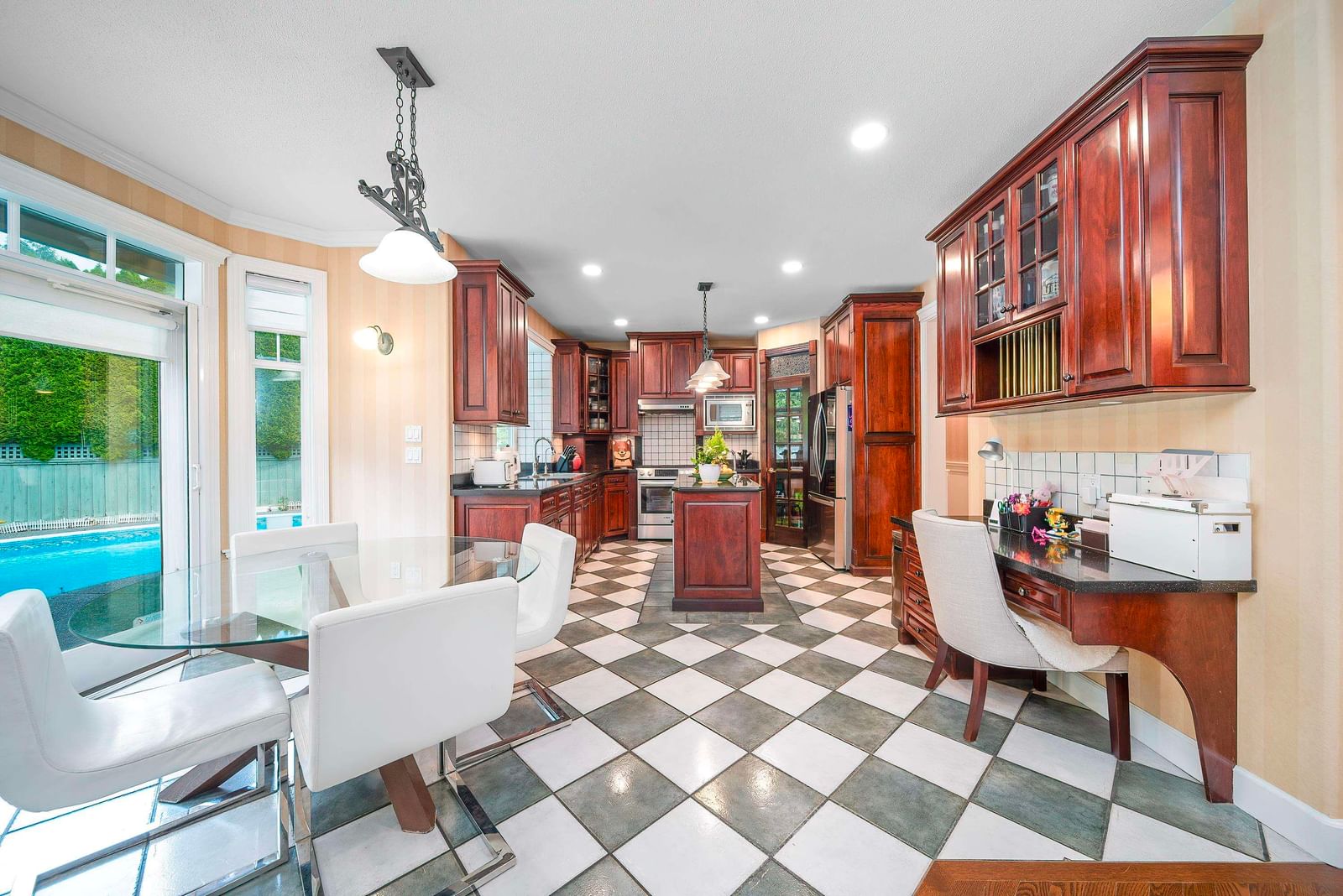 Listing Image 10