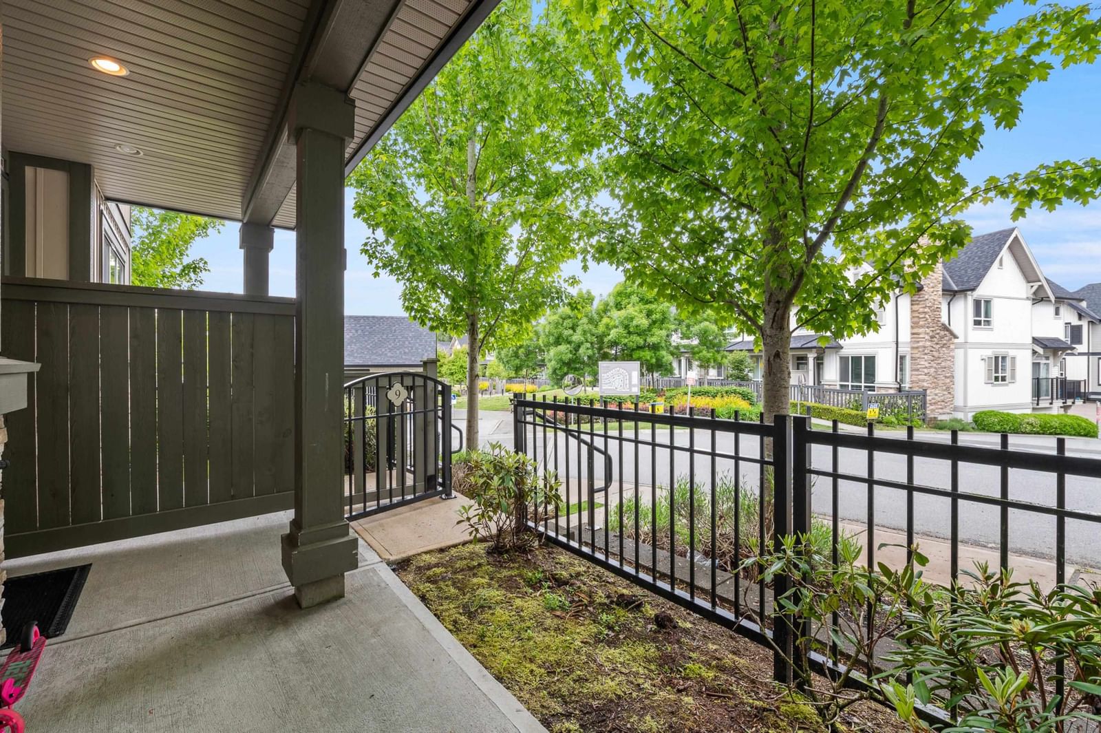 Listing Image 5
