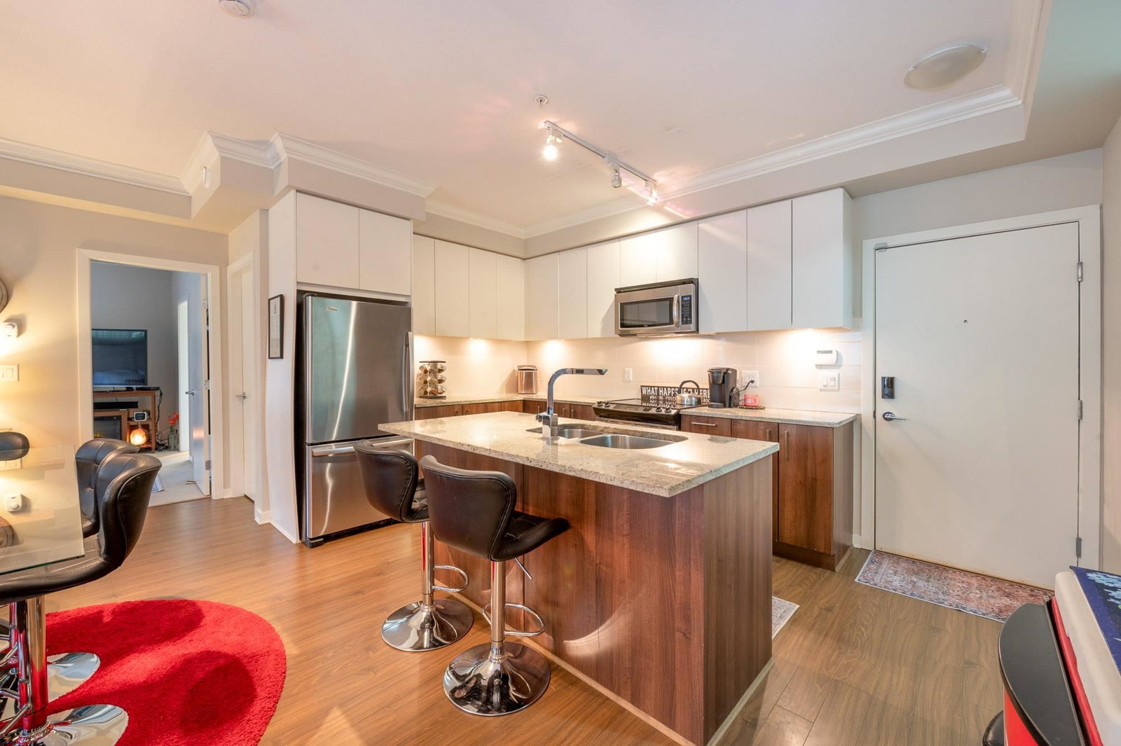 Listing Image 9