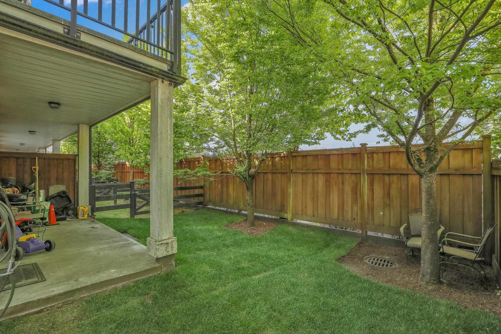 Listing Image 4