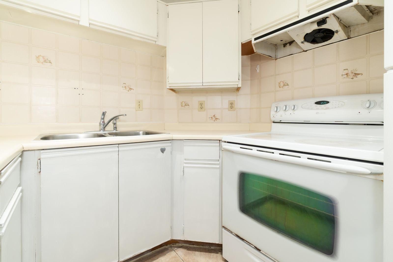 Listing Image 8