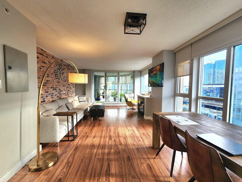 1000 - 183 Keefer Place, Vancouver, V6B 6B9 | Image 2