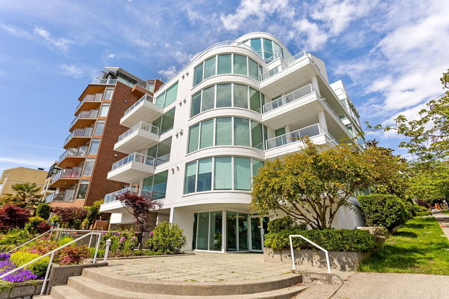 3B - 1403 Beach Avenue