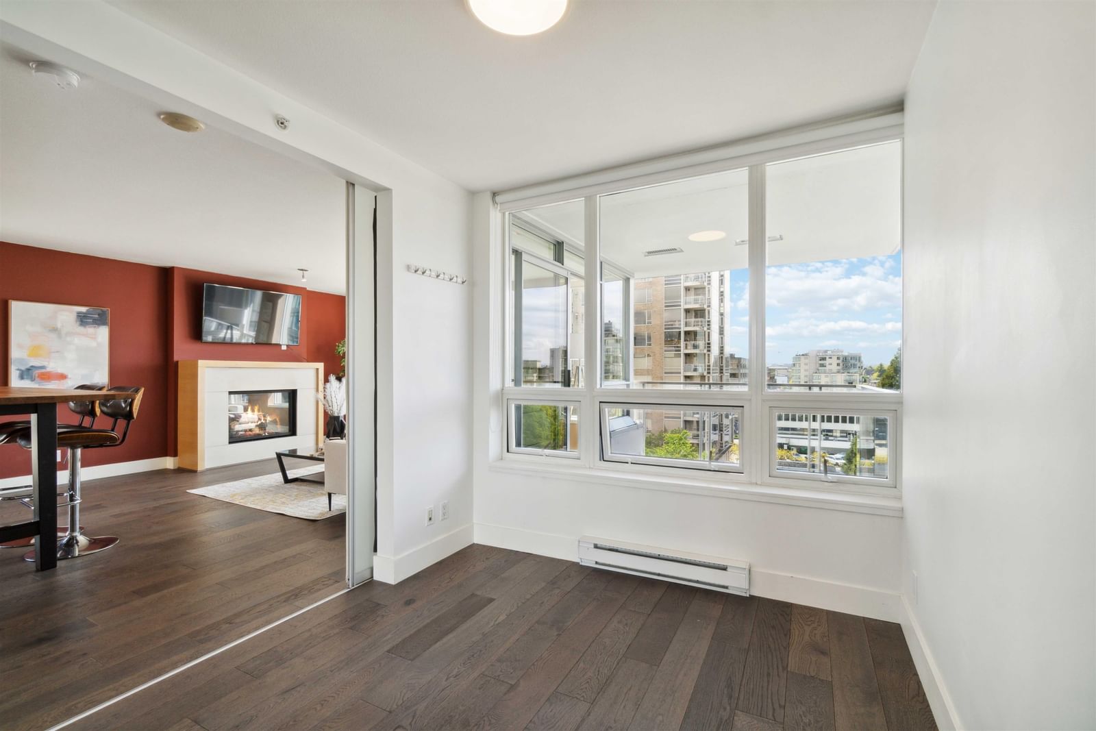 Listing Image 19