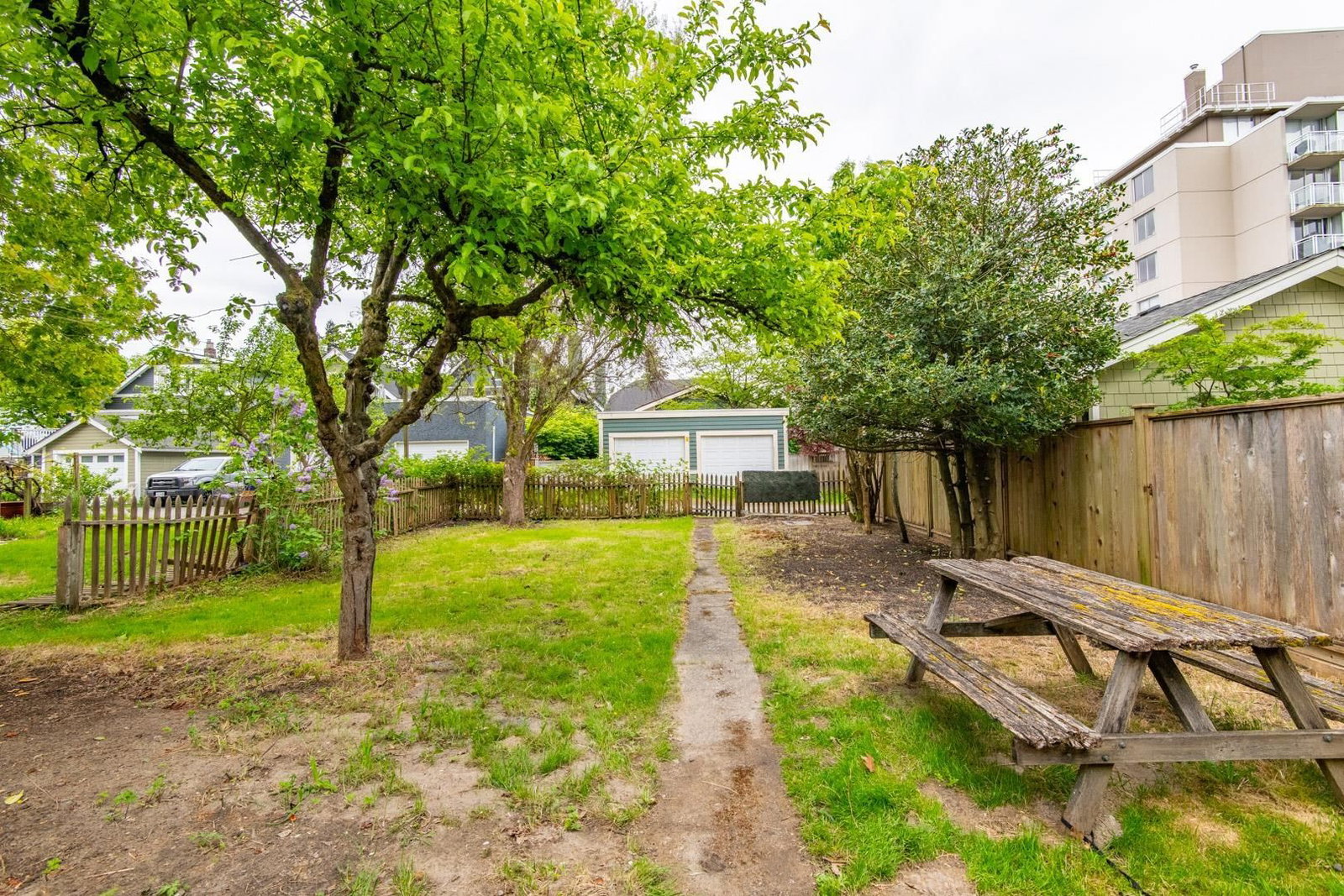 Listing Image 11