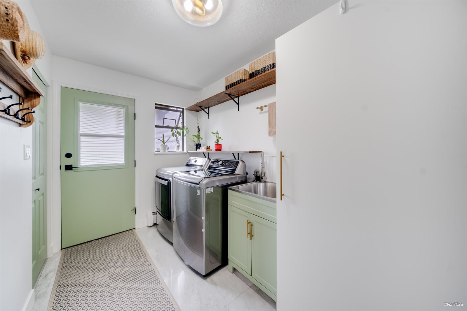 Listing Image 14