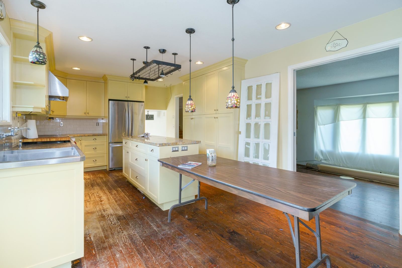 Listing Image 11