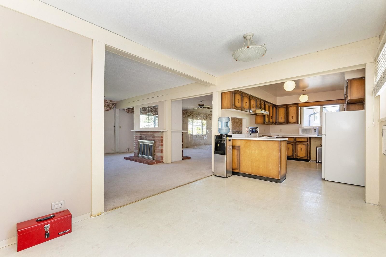 Listing Image 9