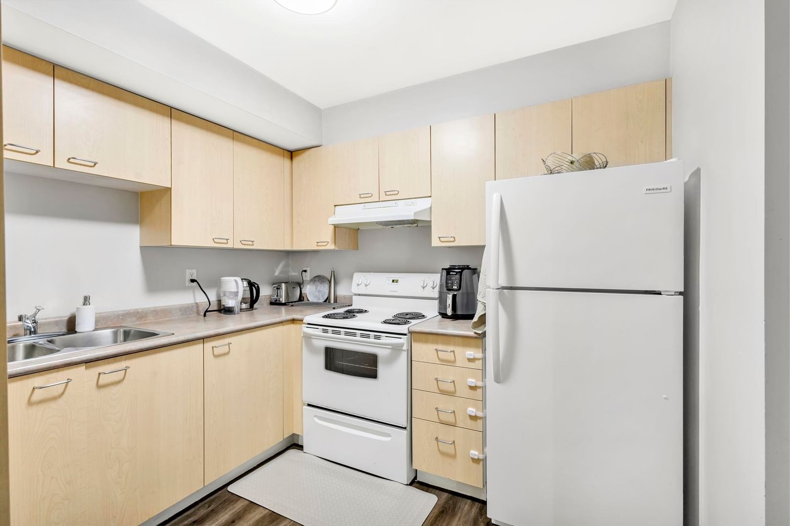 Listing Image 18