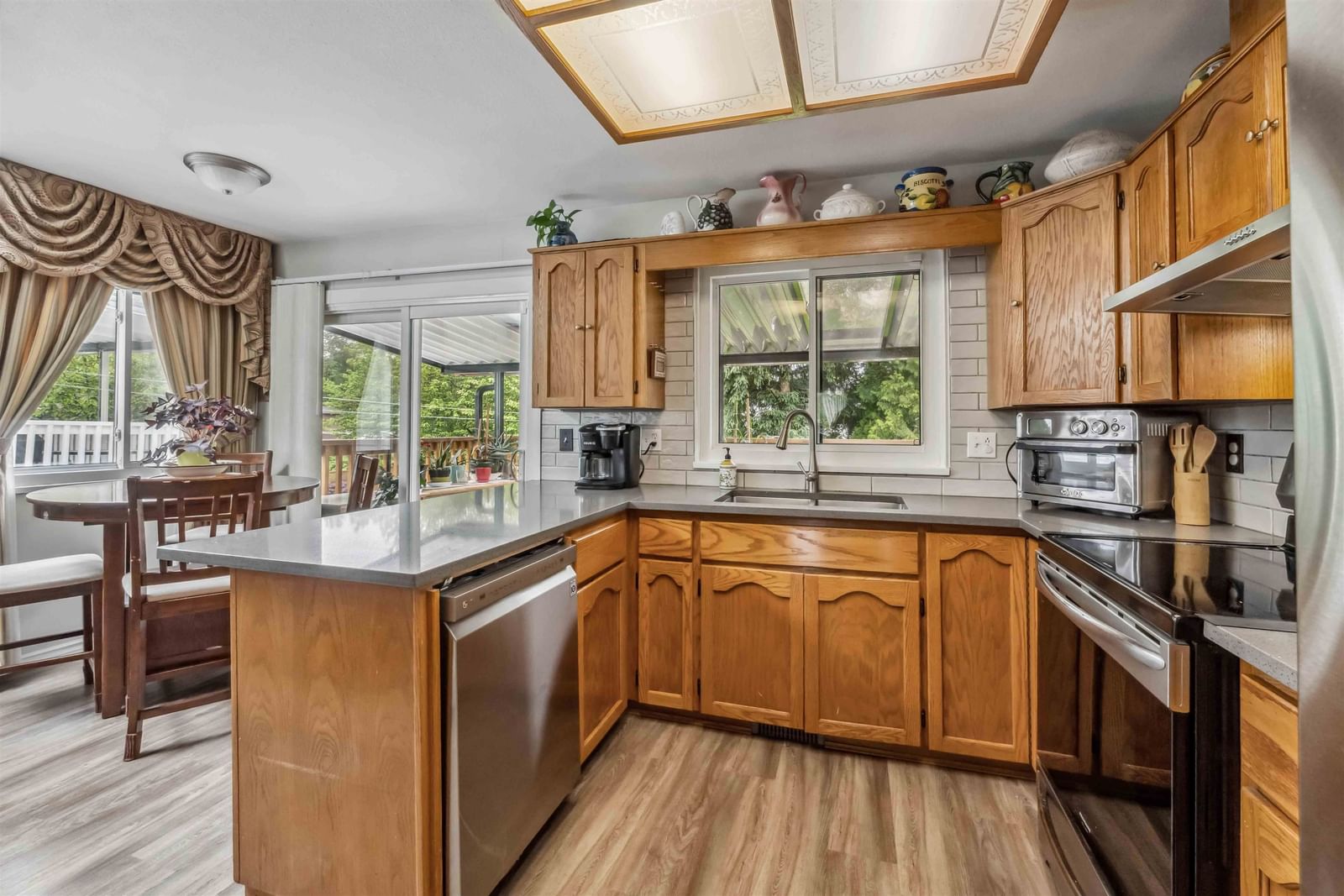 Listing Image 11