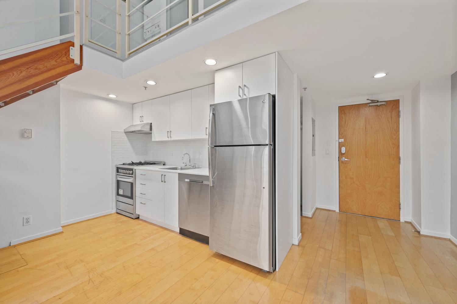 Listing Image 5