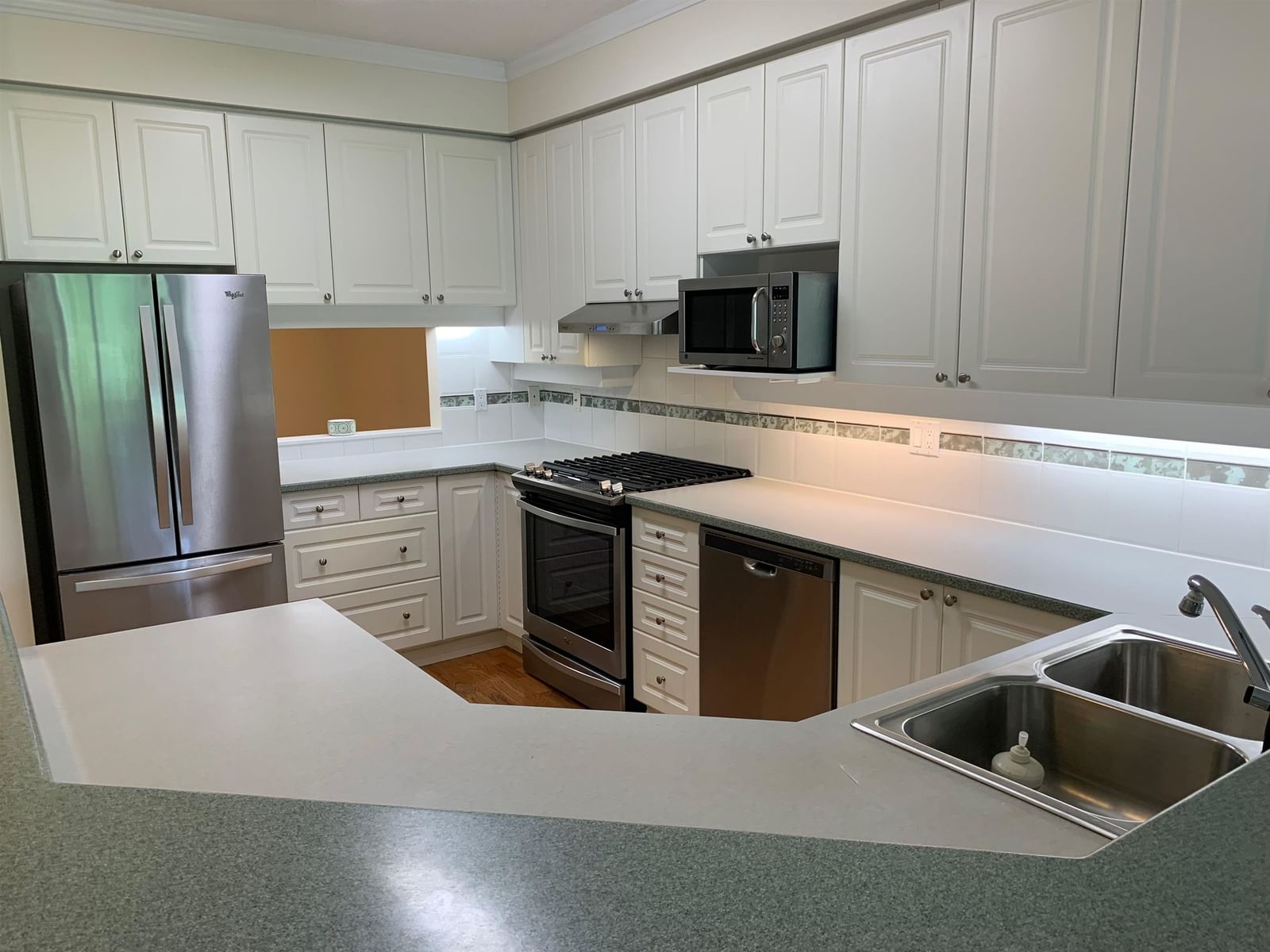 Listing Image 14