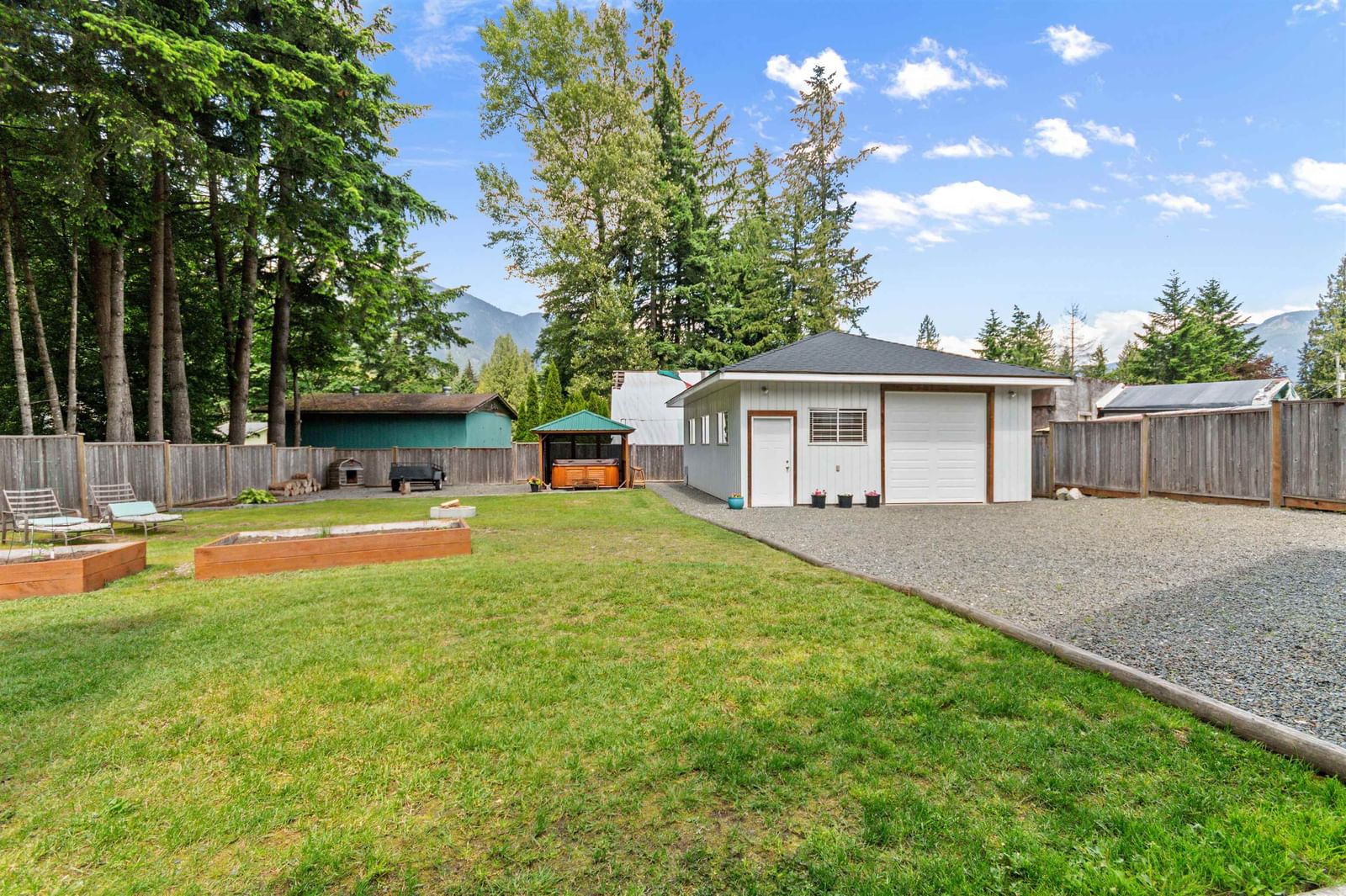 Listing Image 6
