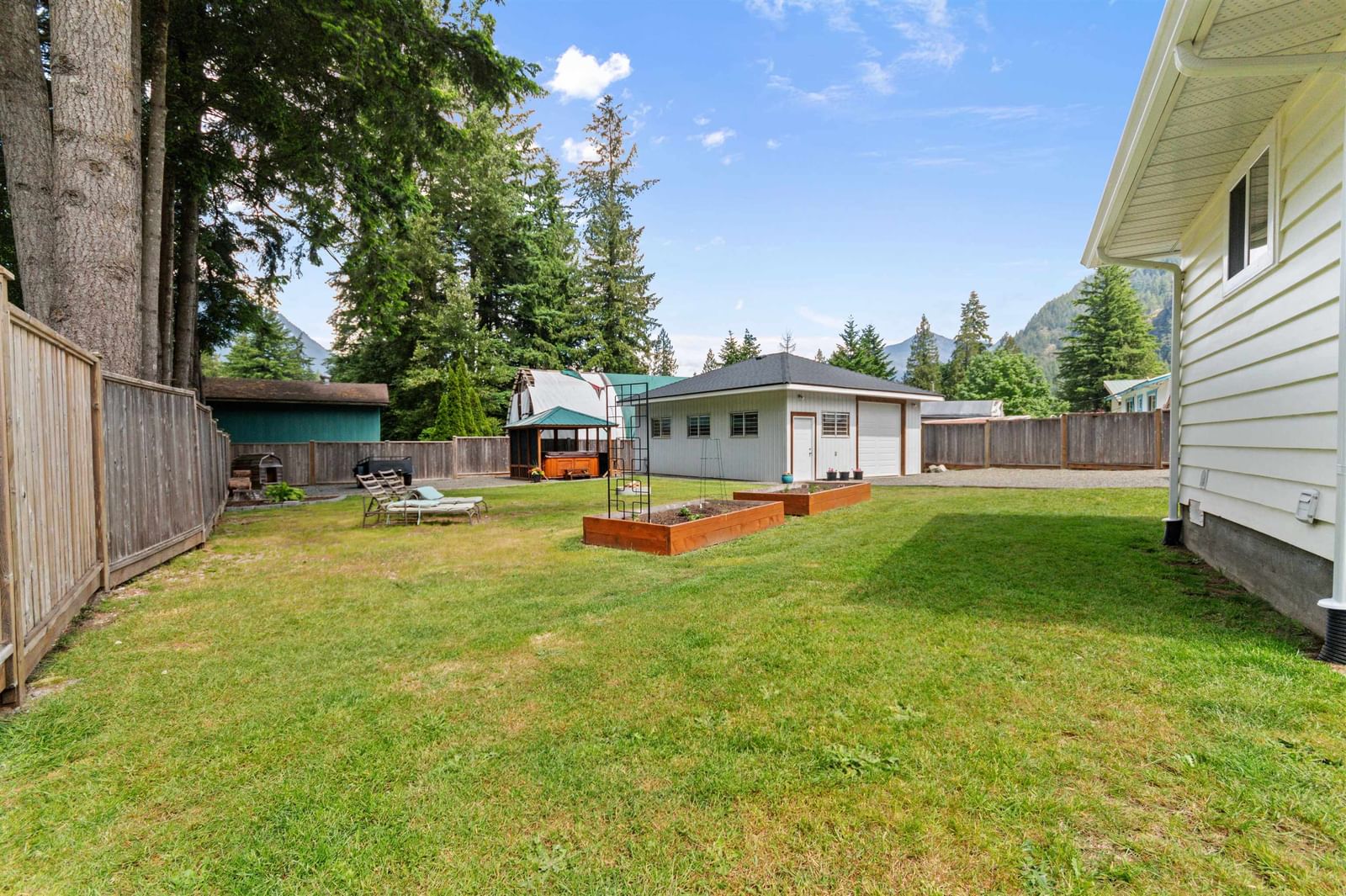Listing Image 8
