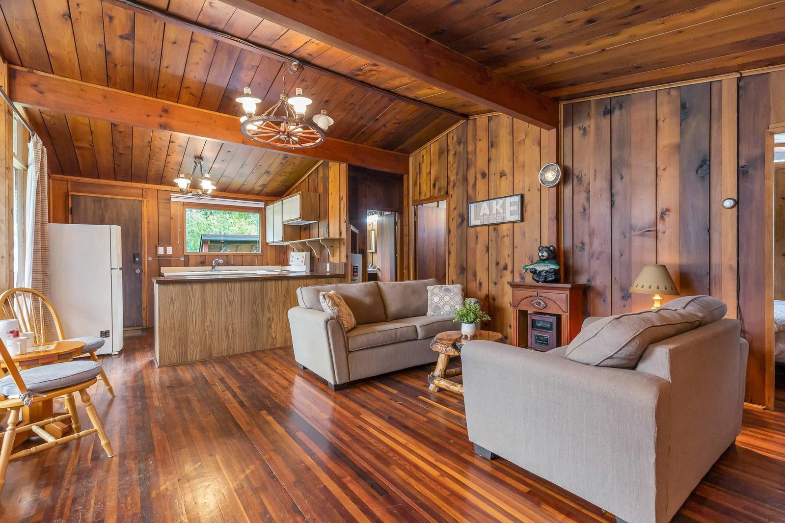 Listing Image 11