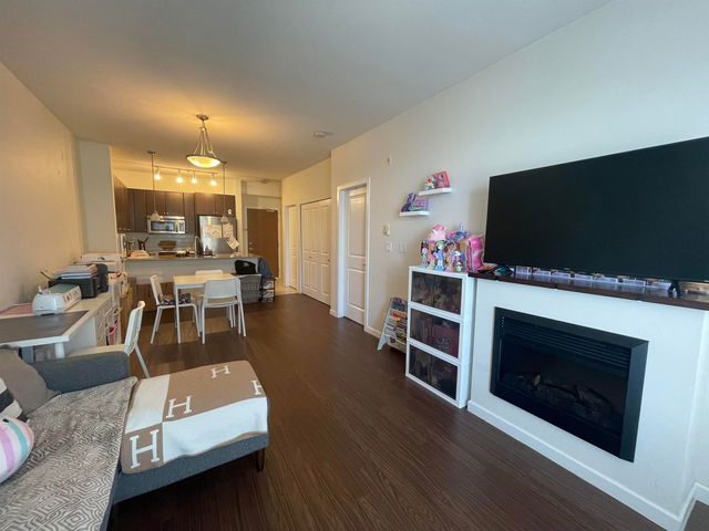 309 - 290 Francis Way