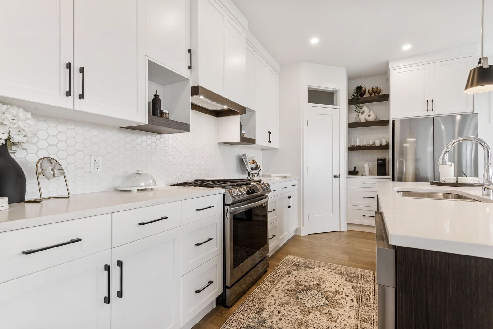 Listing Image 15