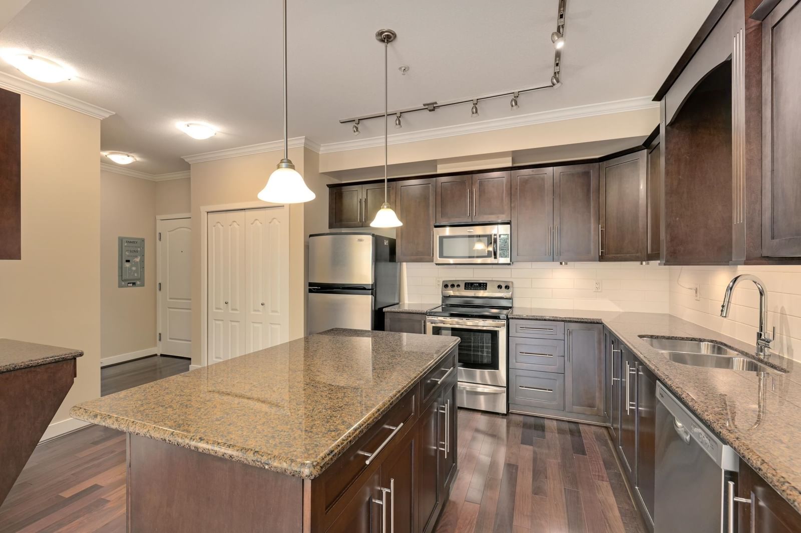 Listing Image 13