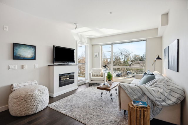 306 - 1330 Marine Drive