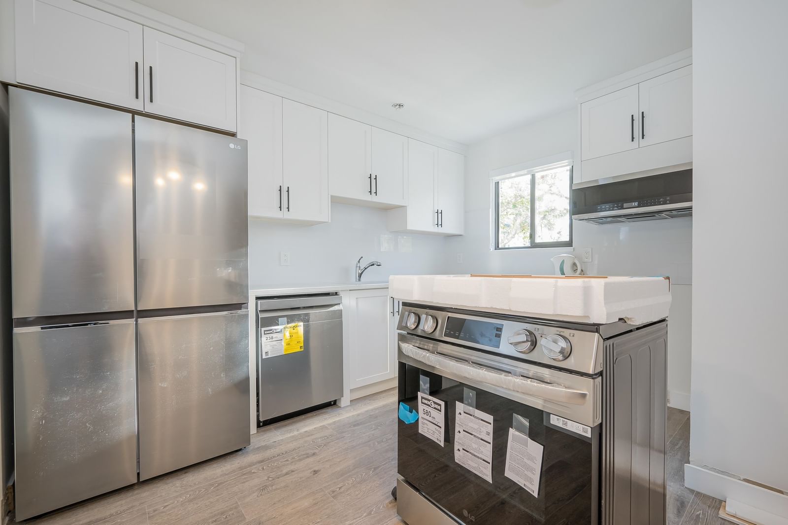 Listing Image 7