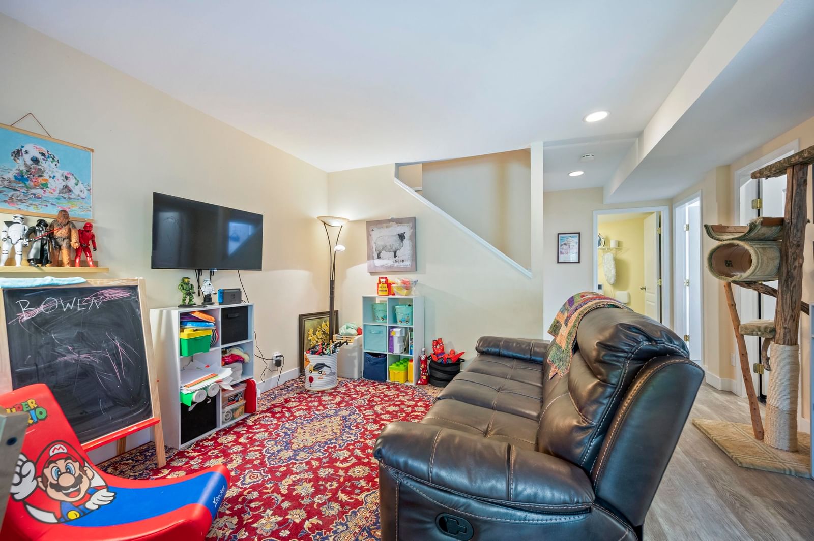 Listing Image 9