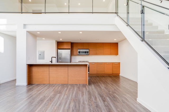 102 - 6311 Cambie Street