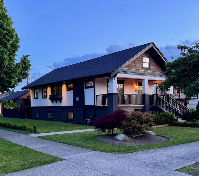 2680 Dundas Street