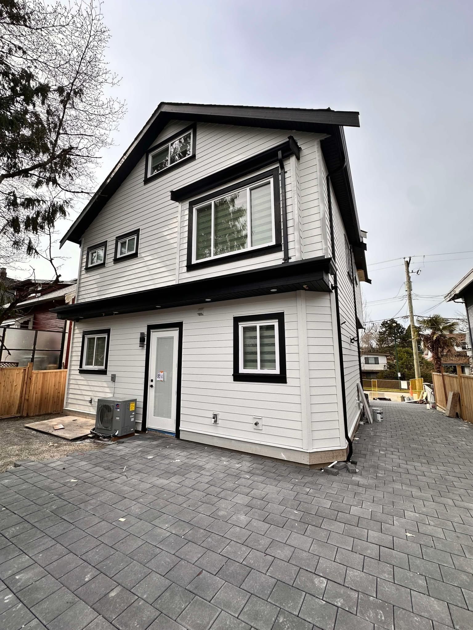Listing Image 3