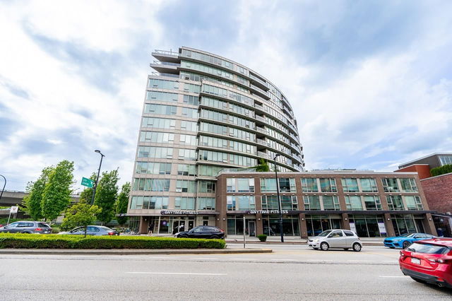 208 - 445 2nd Avenue