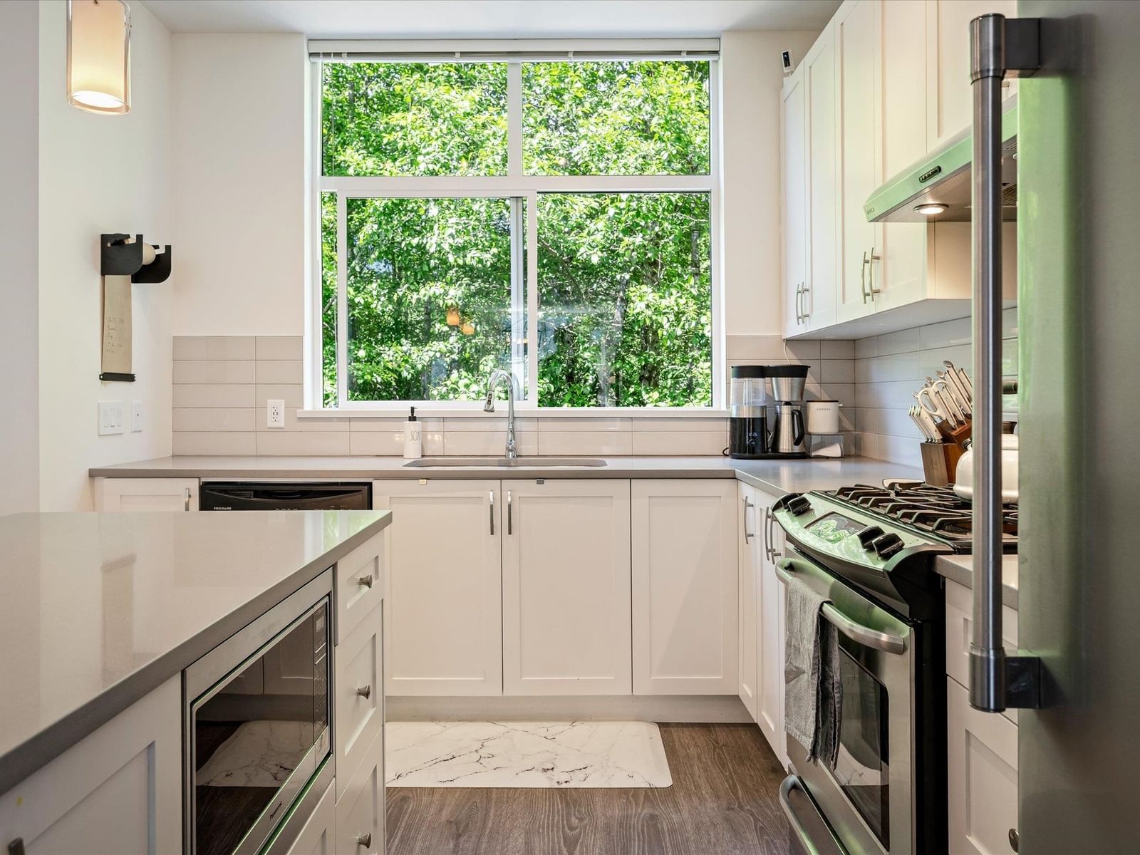 Listing Image 13