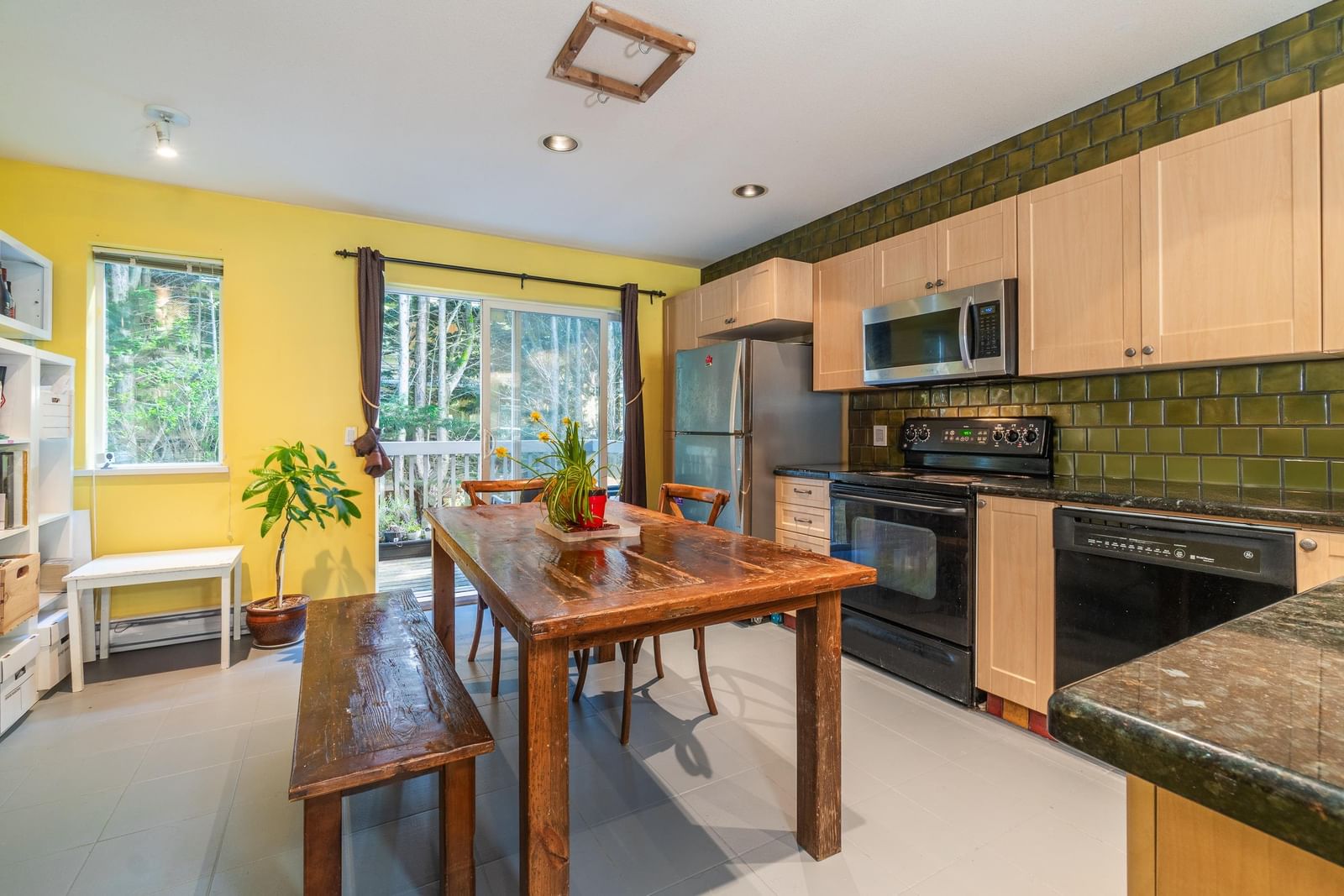Listing Image 10