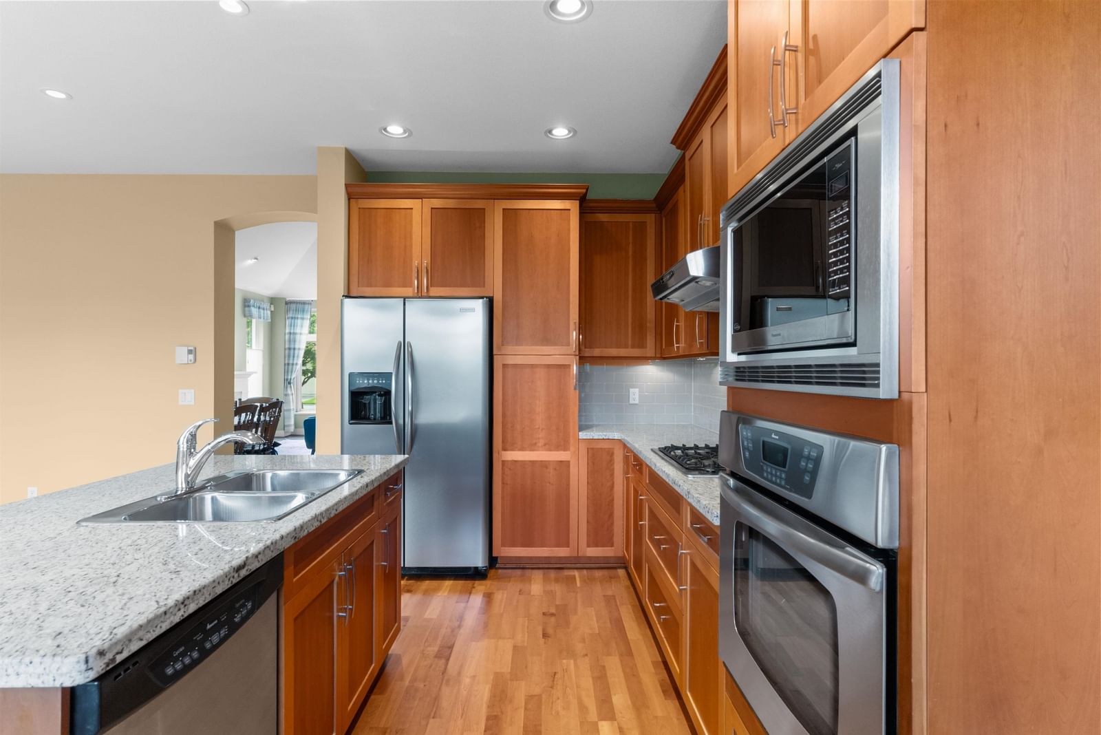Listing Image 15